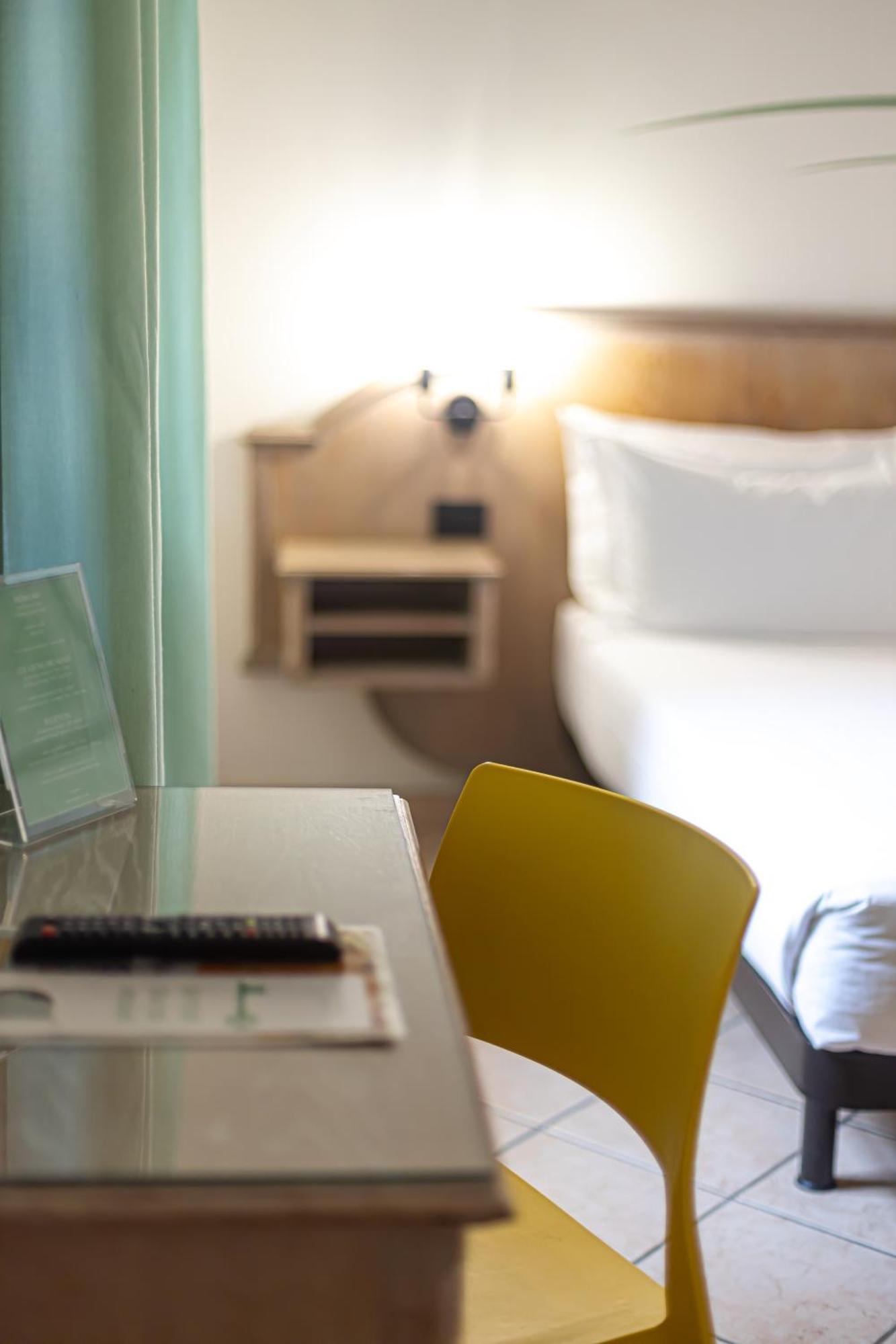 Hotel Tornielli 9 By Lvg Hotel Collection Novara Exterior photo